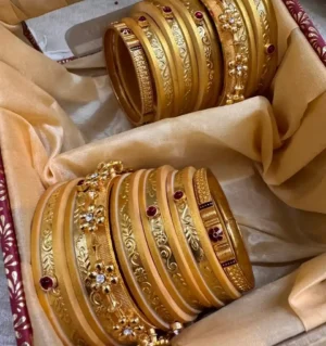 Rajputi Bur Dhalu Chura With Gold Polish Aanwla