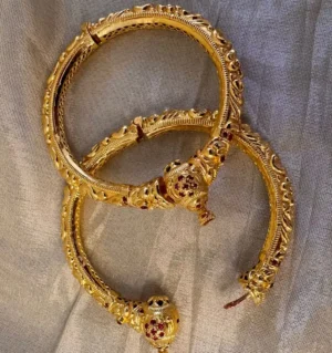 Gold Polish Openable Kadda With Screw